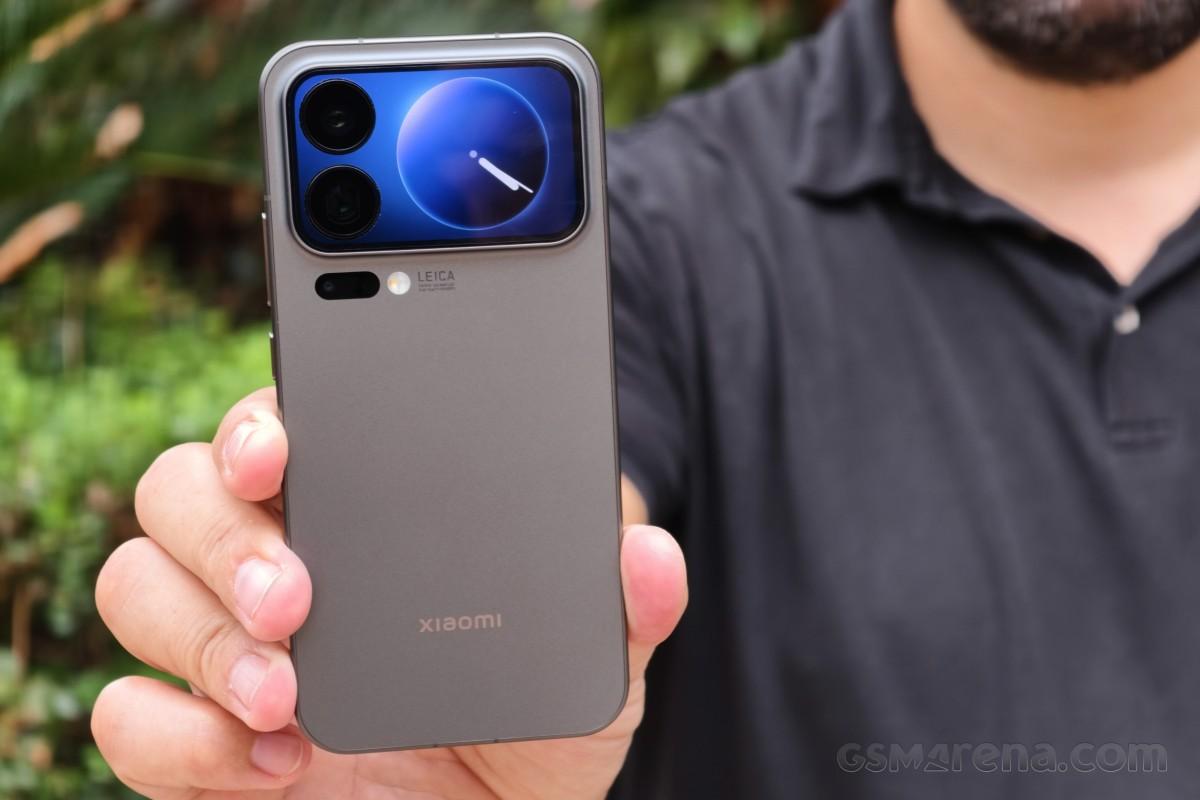 Xiaomi 17 Pro Max Hands-On Review